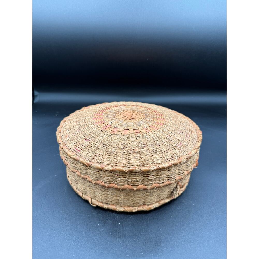 Antique Round sewing basket 8" - Great Condition